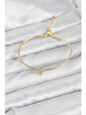 Prativas Gold Renk Pirinç Köşeli Yonca Model Kadın Bileklik – PRT3500EB10064