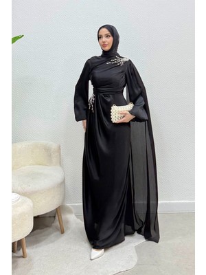 Tesettür Diyarı Diores Taş Detaylı Pelerinli Janjan Kumaş Tesettür Abiye- Siyah