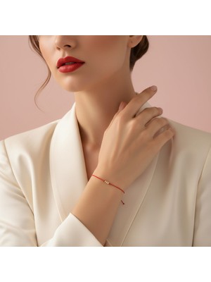 Altıncık 14 Ayar Altın Üç Dorika Kırmızı Ipli Bileklik