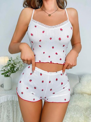 İlk El Grup Ieg™  Beyaz Üstüne Çilek Desenli Askılı Şortlu Pijama Takımı