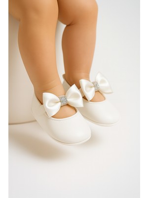 Sofame Baby Beyaz Taş Detaylı  Fiyonklu Bebek Babet Ayakkabı