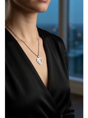 Medo E-Konsept Sevgi Aşk Motifli Gümüş Kaplama Kalp Çelik Kolye