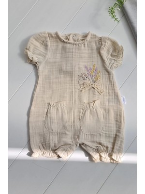 İsmiyle Al Müslin Kumaş Çiçek Nakışlı Pamuklu Kız Bebek Tulum