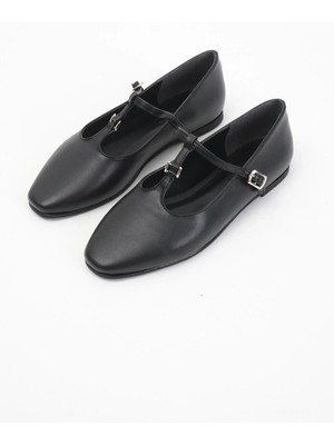 Mio Gusto Alya Siyah Renk T Bantlı Kadın Babet