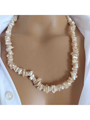 Mga Doğaltaş Hakiki Sedef Taşı Krem Renk Kırıktaş Kolye – Zarif Doğal Taş Kolye – Çelik Uzatma Zincirli – 45-55 cm – Sertifikalı – Mdf Hediye Kutulu