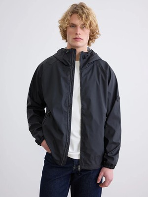 LC Waikiki Siyah Standart Kalıp Kapüşonlu Erkek Yağmurluk