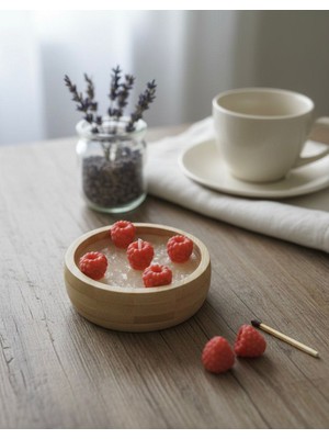 Liondes Candles Ahşap Kapta Ahududu Detaylı El Yapımı Mum