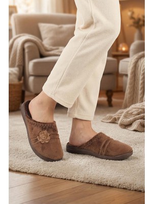 Gezer Kadın Kışlık PU Rahat Taban Nakışlı Tasarım Ev Bahçe Terlik
