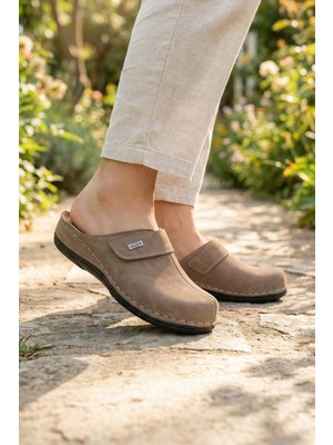 Gezer FEICHTINGEN Kadın Yazlık İç Taban Hakiki Deri Tek Cırtlı Ayarlanabilir Rahat Taban Günlük Terlik