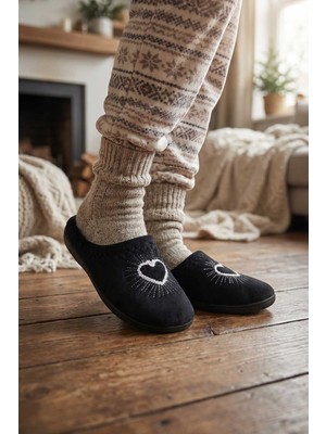 Gezer Kadın Kışlık Nakışlı Kalp Tasarım Rahat Taban Ev Bahçe Gondol Terlik