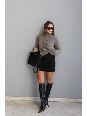 Purple By Banu Siyah Süet Etek