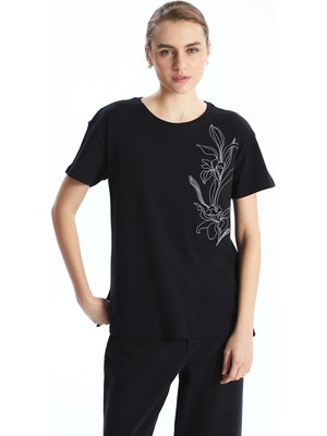 Lc Waikiki Yeni Sezon Bisiklet Yaka Çiçekli Kadın Tişört