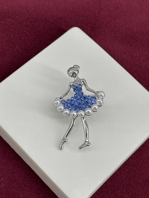 Calista Aksesuar Mavi Taşlı ve Incili Kadın Figürlü Silver Broş