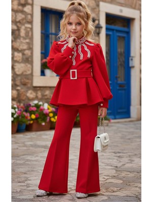 Riccotarz Kız Çocuk Yakası Inci Detaylı ve Astarlı Bluz Bol Kesim Pantolon Kemerli Kırmızı Alt Üst Takım