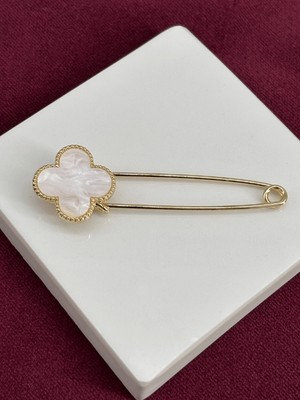 Calista Aksesuar Beyaz Sedef Yansımalı Yaprak Detaylı Çengelli Iğne Gold Broş