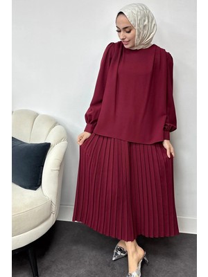 Tesettür Diyarı Krep Kumaş Belli Bağcık Detaylı Pileli Etekli Takım-Bordo