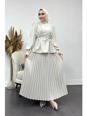 Tesettür Diyarı Krep Kumaş Belli Bağcık Detaylı Pileli Etekli Takım-Krem
