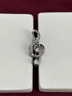 Calista Aksesuar Gümüş Minik Taşlı Sol Anahtarı Figürlü Silver Broş