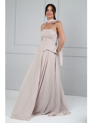 By Saygı Kadın Straplez Yaka Balenli Taş Detaylı Astarlı Uzun Şifon Elbise