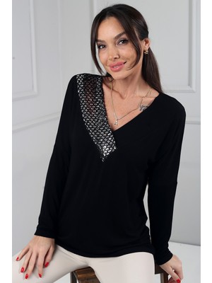 By Saygı Kadın Yakası Fileli Sim Detaylı Likralı Çilek Bluz