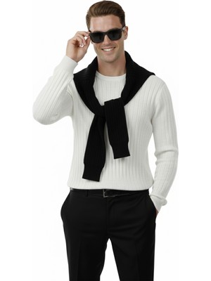 Rizzup Erkek Beyaz Rahat Kalıp Çizgi Dokulu Triko Kazak – Şık & Modern Tasarım 2605432