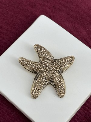Calista Aksesuar Minik Altın Taşlarla Kaplı Deniz Yıldızı Figürlü Gold Broş