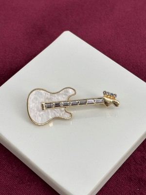 Calista Aksesuar Beyaz Sedef Yansımalı Elektro Gitar Figürlü Gold Broş