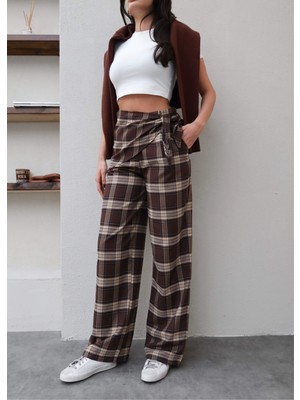 Esra Helvacı Fular Detay Düz Kesim Ekose Pantolon