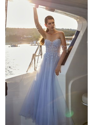 Ömür Inn Kadın Üst Beden Transparan ve Çiçek Süslemeli Straplez Uzun Abiye Elbise 6497 Buz Mavi