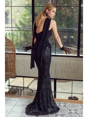 Ömür Inn Kadın Derin Göğüs Dekolteli Taş ve Payet Işlemeli Balık Form Abiye Elbise 6850 Siyah