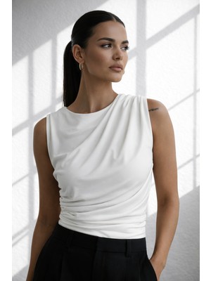 Cuyka Kadın Drapeli Kolsuz Bluz Şık Ofis Basic Fit Sandy Kumaş