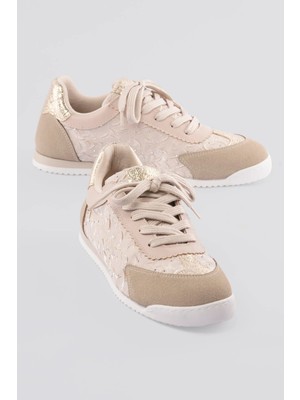 Mubiano Kadın Sneaker Taşlı Gold ve Süet Detaylı Bağcıklı Spor Ayakkabı Zireya Bej