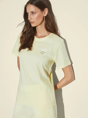 Lc Waikiki Yeni Sezon Bisiklet Yaka Nakışlı Kadın Tişört