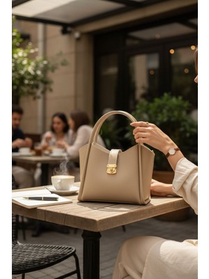 ROYAL LADYS Kadın Çanta – Kilit Detaylı El Çantası | Gold Aksesuarlı, Tam Boy Iç Cüzdanlı, Uzun Askılı