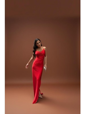 ME & ME Zincir Detaylı Sırt Dekolteli Uzun Elbise