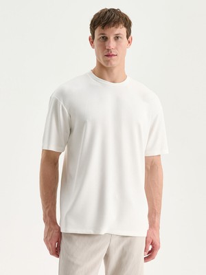 Aksesuarista Erkek Beyaz Bisiklet Yaka Modal Kumaş Basic Erkek T-Shirt