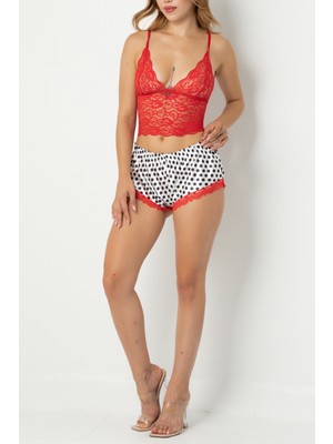 Zenches Kadın Dekolteli Güpür Detaylı Kısa Saten Şortlu Gecelik