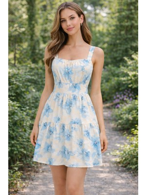 İnce Moda Giyim Mavi Çiçek Desenli Askılı Mini Elbise – Gipeli Sırt Detaylı