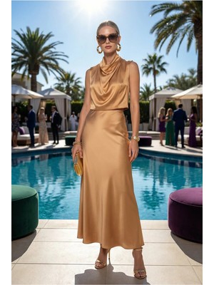 Fashion Cocktail Degajeli Dökümlü Yaka Yumuşacık Saten Kumaşlı Kolsuz Bluz Yüksek Bel Etek Abiye Davet Kokteyl Takım