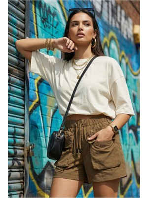 Fashion Cocktail Fonksiyonel Önden Çift Cepli Sokak Stili Belden Lastikli Yumuşak Dokulu Spor Bağlamalı Şort