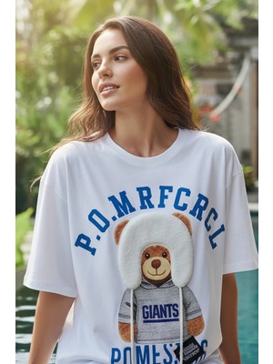 Fashion Cocktail Peluş Şapkalı Çift Ponponlu Sevimli Ayıcık Teddy Bear Eğlenceli Kadın T-Shirt Beyaz