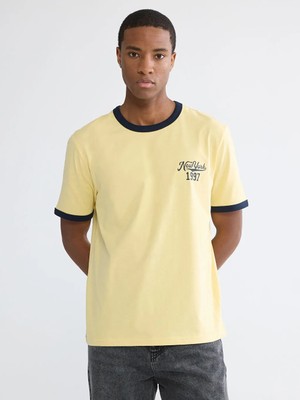 LC Waikiki Sarı Standart Kalıp New York Nakışlı Erkek Tişört