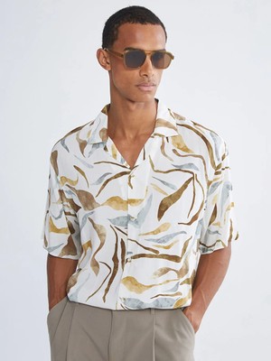 LC Waikiki Bej Regular Fit Resort Yaka Kısa Kollu Desenli Poplin Erkek Gömlek