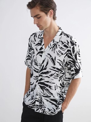 LC Waikiki Ekru Slim Fit Kısa Kollu Desenli Erkek Gömlek