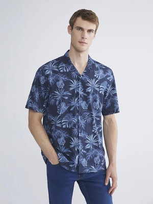 LC Waikiki Lacivert Regular Fit Resort Yaka Kısa Kollu Desenli Poplin Erkek Gömlek