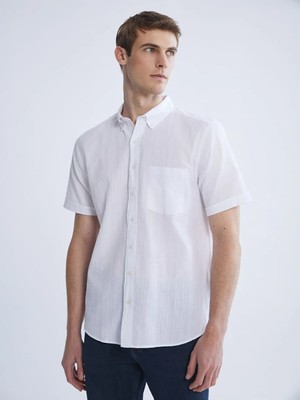 LC Waikiki Beyaz Regular Fit Hakim Yaka Kısa Kollu Erkek Gömlek