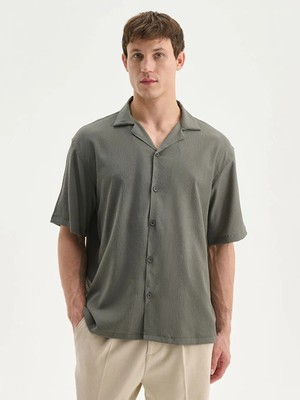 LC Waikiki Haki Regular Fit Kısa Kollu Erkek Dokulu Gömlek