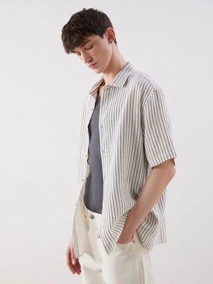 LC Waikiki Siyah Rahat Kalıp Kısa Kollu Çizgili Müslin Erkek Gömlek