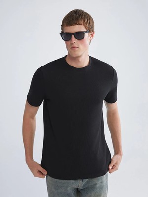 LC Waikiki Siyah Bisiklet Yaka Erkek Tişört