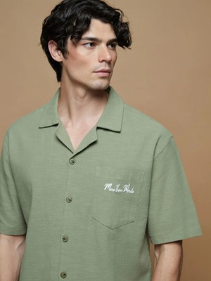 LC Waikiki Haki Regular Fit Nakışlı Erkek Gömlek
